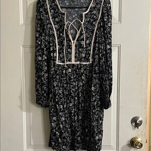 Old Navy Black and Cream Floral Long Sleeve Dress